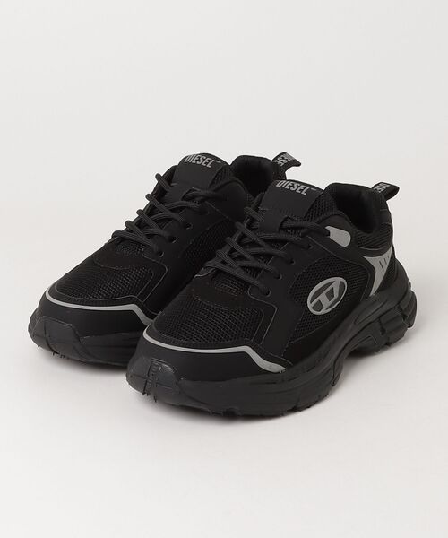 DIESEL(ディーゼル)の「キッズ ローカットスニーカー S-RUNVINRI(スニーカー・キッズ・ブラック/ホワイト・40/#6/37.5/25)」の2枚目の写真