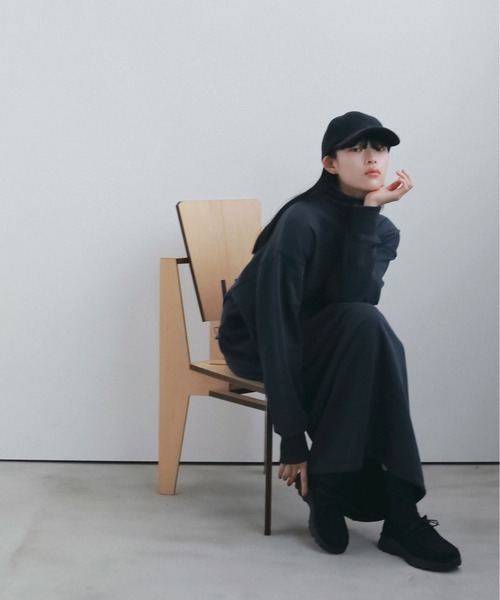 anuke（アンヌーク）の「Halfzip Sweat Onepiece（ワンピース・レディース・グレー/ネイビー・38inch/36inch）」の2枚目の写真