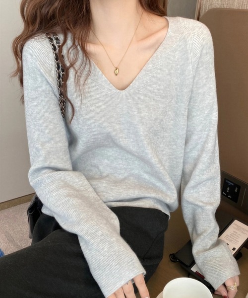 yuue' ( wear )（ユーイ）の「Vネックリブニットトップス/きれいめオフィスカジュアル（ニット/セーター・レディース・アイボリー/ホワイト/グレー/ダークブラウン/ブラック・FREE）」の4枚目の写真