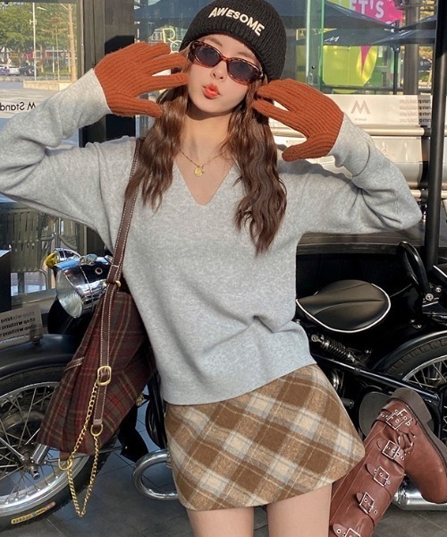 yuue' ( wear )（ユーイ）の「Vネックリブニットトップス/きれいめオフィスカジュアル（ニット/セーター・レディース・アイボリー/ホワイト/グレー/ダークブラウン/ブラック・FREE）」の20枚目の写真