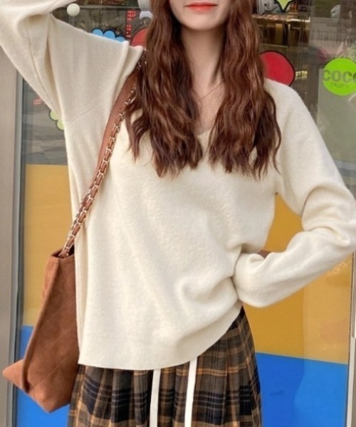 yuue' ( wear )（ユーイ）の「Vネックリブニットトップス/きれいめオフィスカジュアル（ニット/セーター・レディース・アイボリー/ホワイト/グレー/ダークブラウン/ブラック・FREE）」の13枚目の写真