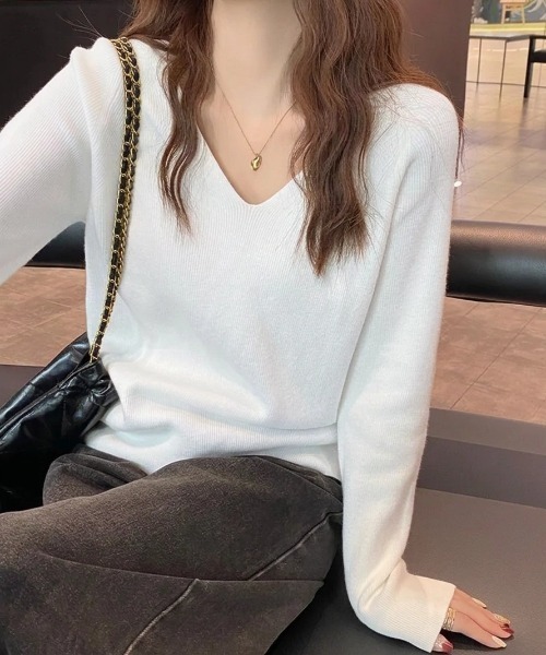 yuue' ( wear )（ユーイ）の「Vネックリブニットトップス/きれいめオフィスカジュアル（ニット/セーター・レディース・アイボリー/ホワイト/グレー/ダークブラウン/ブラック・FREE）」の8枚目の写真