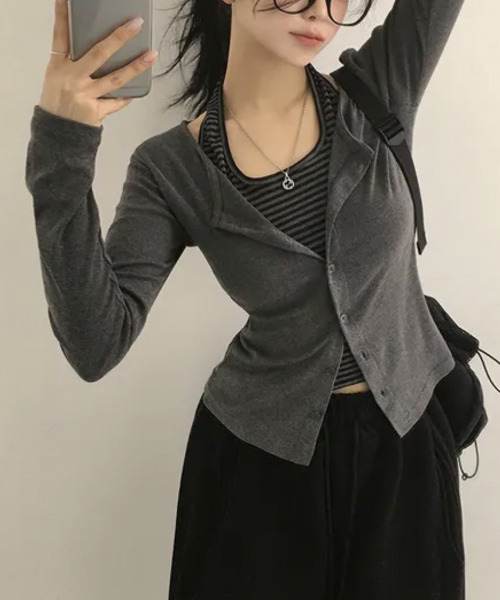 VIVID LADY（ビビッドレディー）の「ボーダーホルターネックドッキング カーディガン風プルオーバートップス（Tシャツ/カットソー・レディース・ブラック/チャコールグレー・FREE）」の4枚目の写真