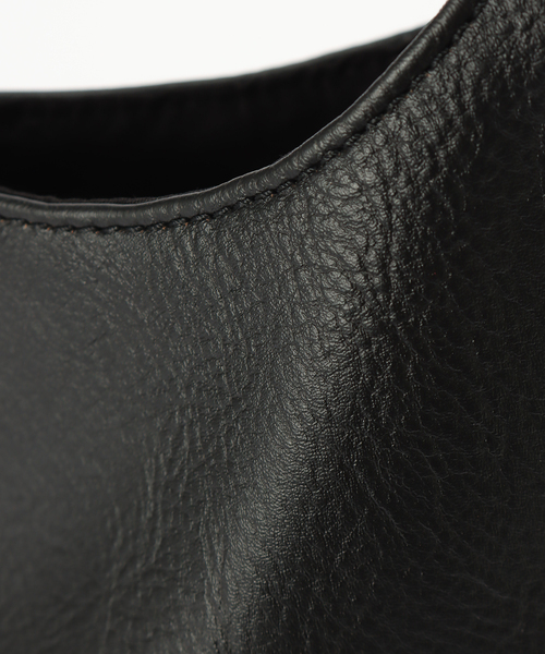 OSKR（オーエスケーアール）の「OSKR / オーエスケーアール 別注 ONE SHOULDER BAG（ショルダーバッグ・メンズ・ブラウン/ブラック・FREE）」の8枚目の写真