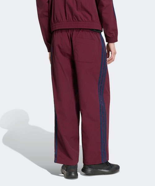 adidas(アディダス)の「スタジアム ライト ツイル ルーズフィット ストレートレッグ パンツ / アディダス adidas(その他パンツ・メンズ・レッド・MEDIUM/LARGE/3XL/XX-LARGE/SMALL/X-LARGE)」の2枚目の写真