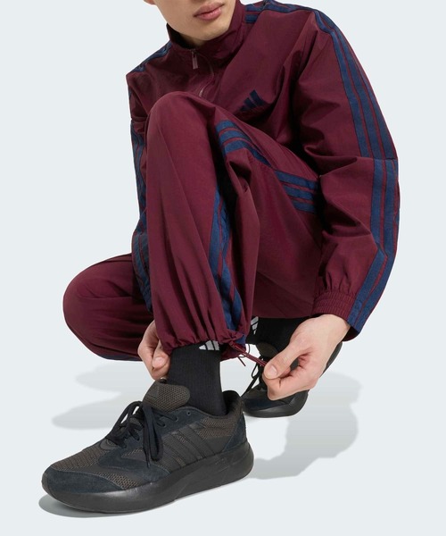 adidas(アディダス)の「スタジアム ライト ツイル ルーズフィット ストレートレッグ パンツ / アディダス adidas(その他パンツ・メンズ・レッド・MEDIUM/LARGE/3XL/XX-LARGE/SMALL/X-LARGE)」の4枚目の写真
