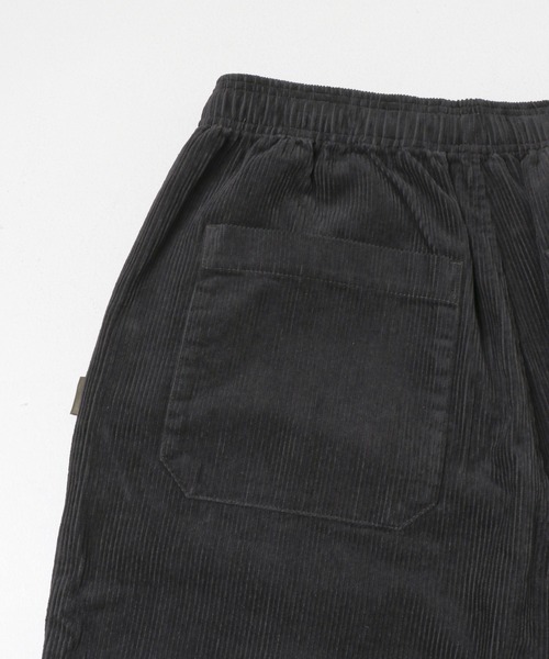 URBAN RESEARCH Sonny Label(アーバンリサーチサニーレーベル)の「コーデュロイワイドテーパードパンツ(その他パンツ・メンズ・チャコールグレー/ブラック/ベージュ/オフホワイト・SMALL/MEDIUM/LARGE)」の11枚目の写真