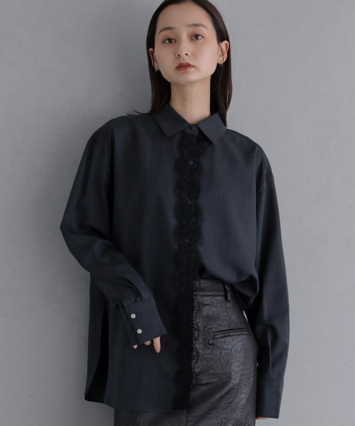 &g'aime(アンジェム)の「【&g'aime 】レース付きオーバーシャツ Lace Trimmed Over Shirt(シャツ/ブラウス・レディース・アイボリー/ブラック/チャコールグレー・FREE)」の3枚目の写真