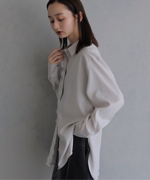 &g'aime(アンジェム)の「【&g'aime 】レース付きオーバーシャツ Lace Trimmed Over Shirt(シャツ/ブラウス・レディース・アイボリー/ブラック/チャコールグレー・FREE)」の8枚目の写真