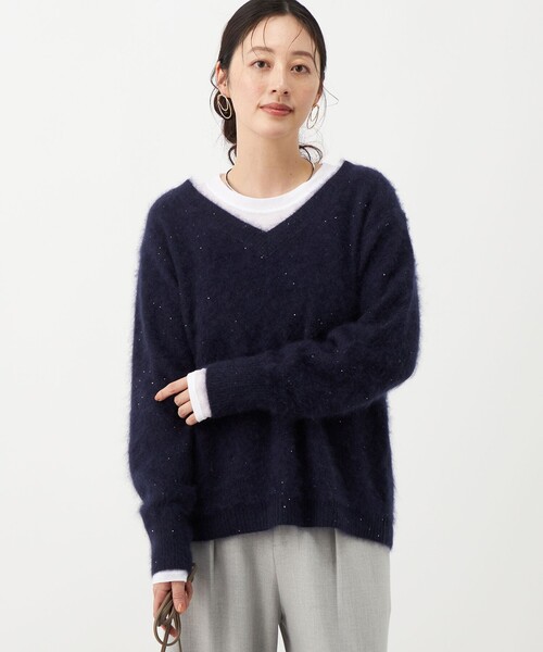 NOLLEY’S(ノーリーズ)の「ウールファースパンコールVネックプルオーバー(ニット/セーター・レディース・ラベンダー/ダークネイビー・38)」の1枚目の写真