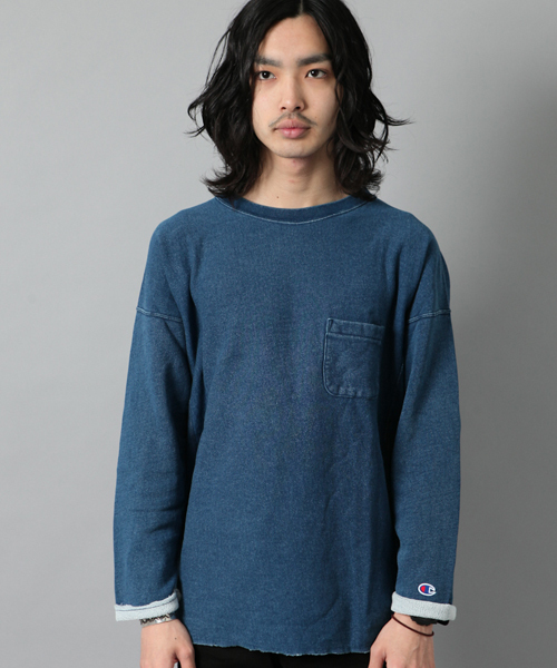 Champion(チャンピオン)の「Champion / チャンピオン × AMERICAN RAG CIE 別注リバースウィ-ブ インディゴ スウェットシャツ(C8-J024)(スウェット・メンズ・インディゴブルー/ダークインディゴブルー・SMALL/MEDIUM/LARGE)」の3枚目の写真