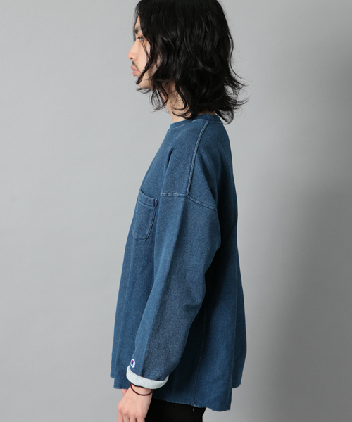 Champion(チャンピオン)の「Champion / チャンピオン × AMERICAN RAG CIE 別注リバースウィ-ブ インディゴ スウェットシャツ(C8-J024)(スウェット・メンズ・インディゴブルー/ダークインディゴブルー・SMALL/MEDIUM/LARGE)」の4枚目の写真