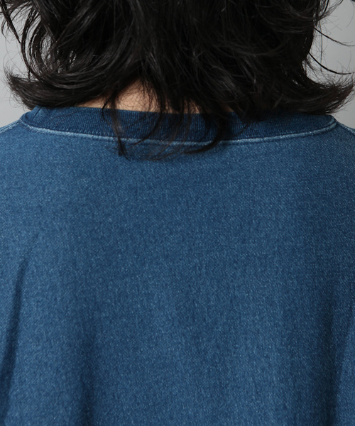 Champion(チャンピオン)の「Champion / チャンピオン × AMERICAN RAG CIE 別注リバースウィ-ブ インディゴ スウェットシャツ(C8-J024)(スウェット・メンズ・インディゴブルー/ダークインディゴブルー・SMALL/MEDIUM/LARGE)」の6枚目の写真