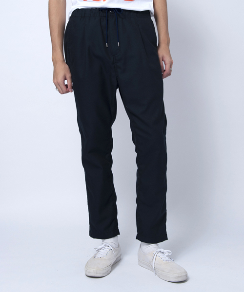 SILAS（サイラス）の「EASY PLEATED PANTS(MADE IN JAPAN)（その他パンツ・メンズ・チャコール/ネイビー・34inch/30 inch/32inch）」の2枚目の写真