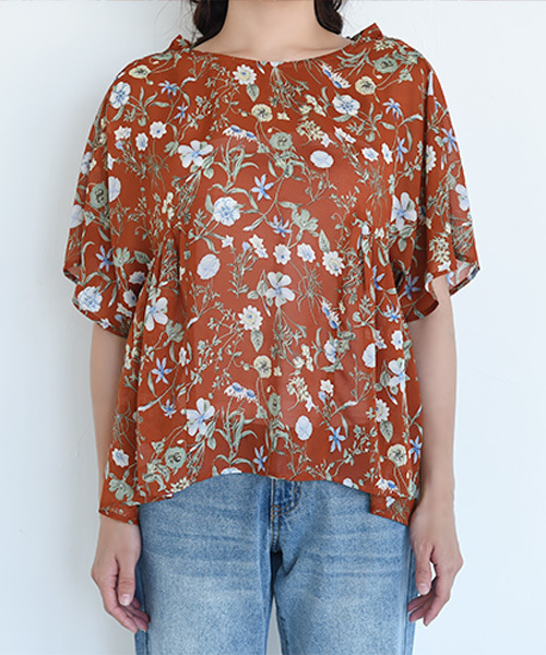 Luz Llena(ラズレナ)の「バックシャン・花柄シフォンブラウス(Tシャツ/カットソー・レディース・ブラック/レッド・MEDIUM)」の3枚目の写真