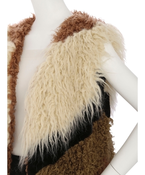 MURUA(ムルーア)の「MIX FAKE FUR VEST(その他アウター・レディース・アイボリー/マルチ・FREE)」の7枚目の写真