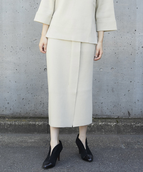 Emma Taylor（エマテイラー）の「アンゴラ混ラップテイストニットスカート（スカート・レディース・ネイビー/グレー/グリーン/ベージュ系その他・FREE）」の2枚目の写真