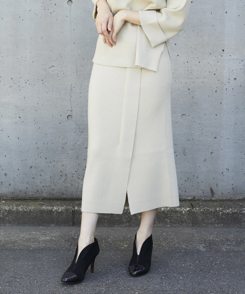 Emma Taylor（エマテイラー）の「アンゴラ混ラップテイストニットスカート（スカート・レディース・ネイビー/グレー/グリーン/ベージュ系その他・FREE）」の9枚目の写真