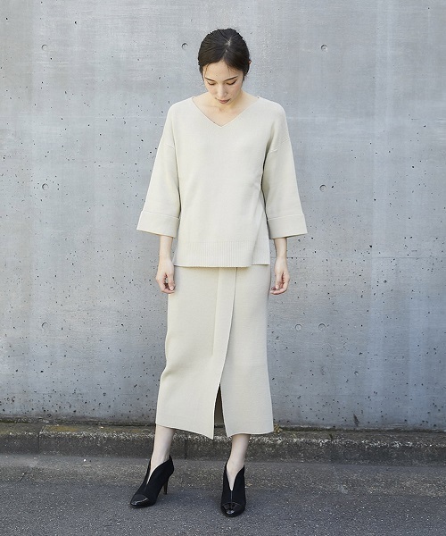 Emma Taylor（エマテイラー）の「アンゴラ混ラップテイストニットスカート（スカート・レディース・ネイビー/グレー/グリーン/ベージュ系その他・FREE）」の10枚目の写真