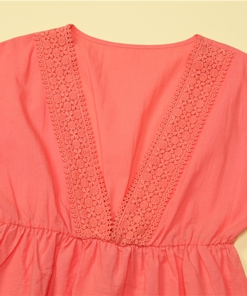 BEAMS LIGHTS Women's（ビームスライツ ウィメンズ）の「BEAMS LIGHTS / カットワークレース チュニック（チュニック・レディース・ホワイト/ブラック/ピンク・ONE SIZE）」の4枚目の写真