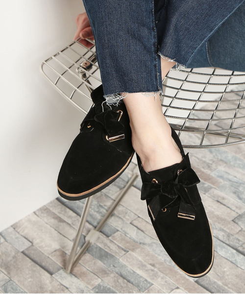 HIPS(ヒップス)の「軽量レザーリボンシューズ(その他シューズ・レディース・ブラック/ブルー/ブラック系その他/グレイッシュベージュ・23cm/23.5cm/24cm/24.5cm/22.5cm)」の3枚目の写真