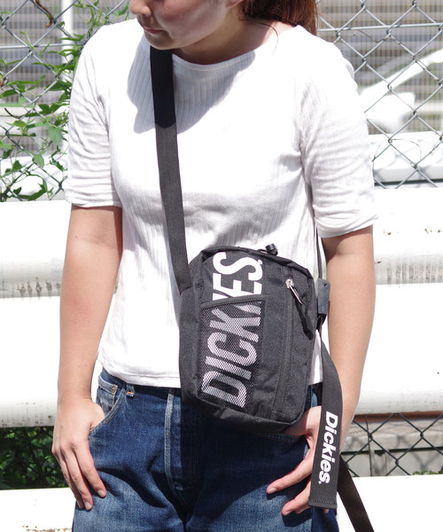 Dickies(ディッキーズ)の「【Dickies /ディッキーズ】別注ミニショルダーバック(ショルダーバッグ・レディース・ブラック/ホワイト/レッド・FREE)」の3枚目の写真