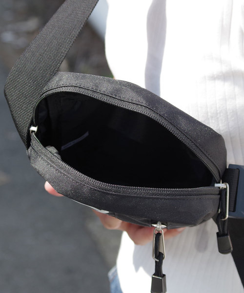 Dickies(ディッキーズ)の「【Dickies /ディッキーズ】別注ミニショルダーバック(ショルダーバッグ・レディース・ブラック/ホワイト/レッド・FREE)」の8枚目の写真