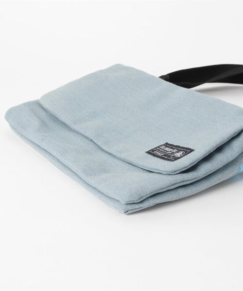 crocs（クロックス）の「CROCSﾎﾟｰﾁ（ショルダーバッグ・キッズ・ブルー/ピンク・FREE）」の4枚目の写真