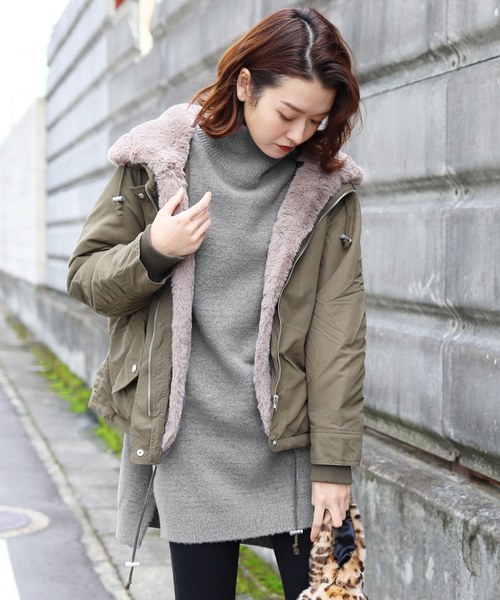 reca（レカ）の「ゆったりスリット入りスタンドネックチュニックワンピース（ワンピース・レディース・グレー/グレー系その他/ブラウン・FREE）」の4枚目の写真