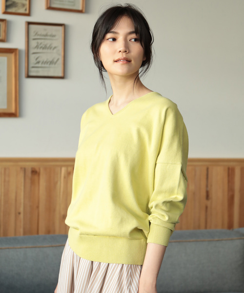 AMERICAN HOLIC（アメリカンホリック）の「Vネックドルマンニットプルオーバー（ニット/セーター・レディース・ベージュ/ネイビー/サックスブルー/イエロー/アイボリー/グレー系その他・M/L）」の6枚目の写真