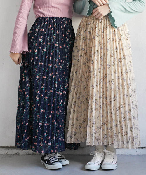 PairPair（ペアペア）の「花柄シフォンプリーツスカート（スカート・レディース・ネイビー/アイボリー・FREE）」の2枚目の写真