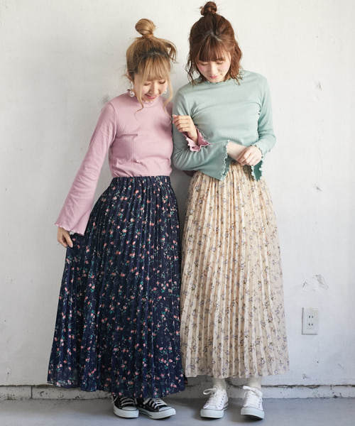 PairPair（ペアペア）の「花柄シフォンプリーツスカート（スカート・レディース・ネイビー/アイボリー・FREE）」の3枚目の写真