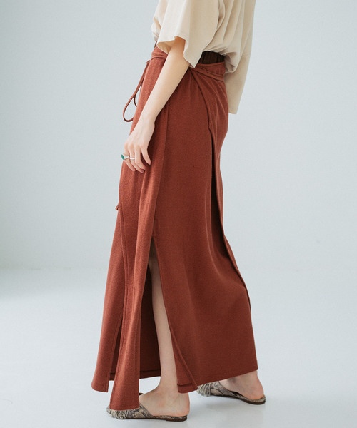 PUBLIC TOKYO(パブリックトウキョウ)の「ラップシルクカットスカート(スカート・レディース・ブラウン/アイボリー・FREE)」の2枚目の写真