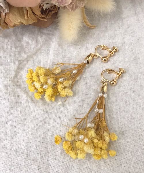 apres jour(アプレジュール)の「【apres jour×ARIAZ】フラワーブーケイヤリング(イヤリング・レディース・パープル/イエロー/アイボリー/ライトピンク・FREE)」の4枚目の写真