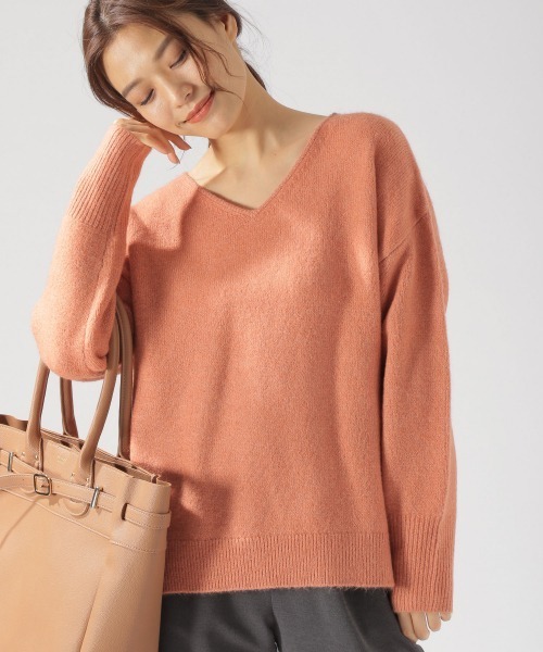 BAYFLOW（ベイフロー）の「2WAYVネックニットプルオーバー（ニット/セーター・レディース・ベージュ/ピンク/オレンジ/グリーン/アイボリー・FREE）」の11枚目の写真