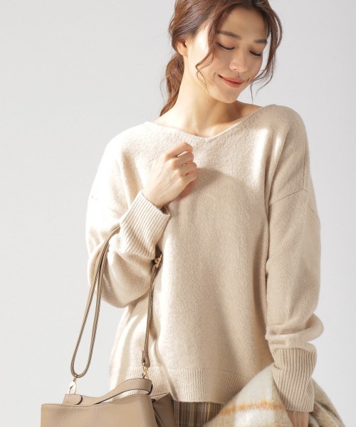BAYFLOW（ベイフロー）の「2WAYVネックニットプルオーバー（ニット/セーター・レディース・ベージュ/ピンク/オレンジ/グリーン/アイボリー・FREE）」の13枚目の写真
