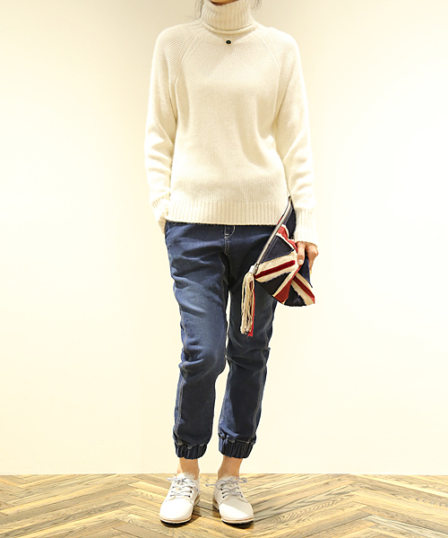 And A（アンドエー）の「LEE EASY PANTS（デニムパンツ・レディース・インディゴブルー/サックスブルー・SMALL/MEDIUM/LARGE）」の3枚目の写真
