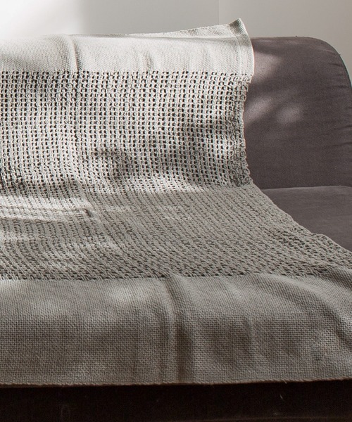 sarasa design（サラサデザイン）の「b2c オーガニックコットン メッシュ タオルケット S（寝具・レディース・ホワイト/ライトグレー/チャコールグレー・ONESIZE）」の11枚目の写真