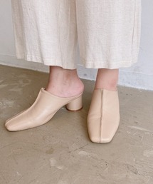 VANNIE U（ヴァニーユー）の「パイピングスクエアトゥミュール（パンプス・キッズ）」