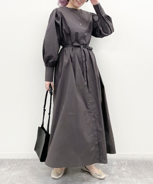 EPIMI E'PIMMY（エピミエピミー）の「マルチウェイボリュームスリーブシャツワンピ（シャツワンピース・レディース・チャコールグレー/ベージュ/オフホワイト・MEDIUM）」の4枚目の写真