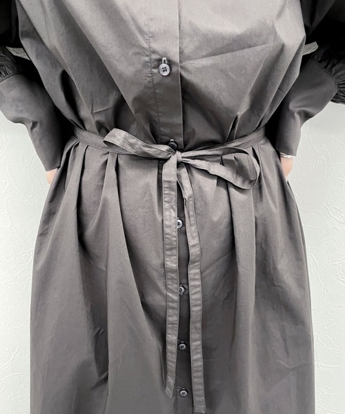 EPIMI E'PIMMY（エピミエピミー）の「マルチウェイボリュームスリーブシャツワンピ（シャツワンピース・レディース・チャコールグレー/ベージュ/オフホワイト・MEDIUM）」の7枚目の写真