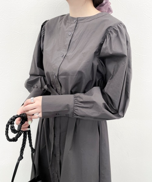 EPIMI E'PIMMY（エピミエピミー）の「マルチウェイボリュームスリーブシャツワンピ（シャツワンピース・レディース・チャコールグレー/ベージュ/オフホワイト・MEDIUM）」の9枚目の写真