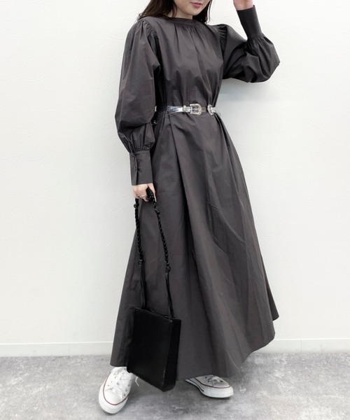 EPIMI E'PIMMY（エピミエピミー）の「マルチウェイボリュームスリーブシャツワンピ（シャツワンピース・レディース・チャコールグレー/ベージュ/オフホワイト・MEDIUM）」の15枚目の写真