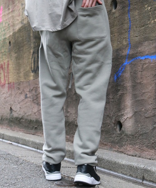 fog essentials スウェットパンツ　グレー　反射フォント org.jpg