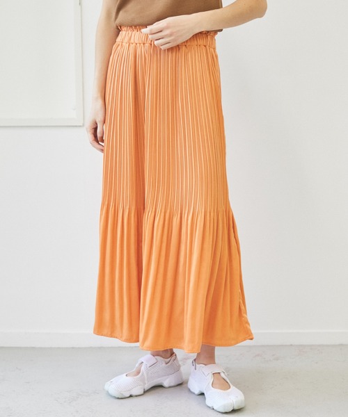 AZUL ENCANTO（アズールエンカント）の「ヴィンテージサテンプリーツスカート（スカート・レディース・オフホワイト/ライトグレー/オレンジ・FREE）」の3枚目の写真