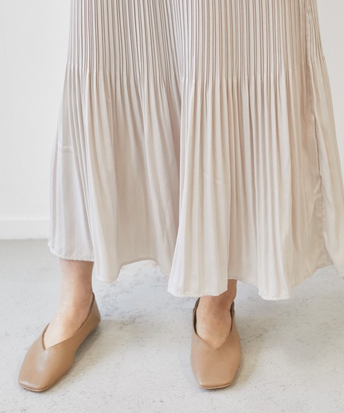 AZUL ENCANTO（アズールエンカント）の「ヴィンテージサテンプリーツスカート（スカート・レディース・オフホワイト/ライトグレー/オレンジ・FREE）」の22枚目の写真