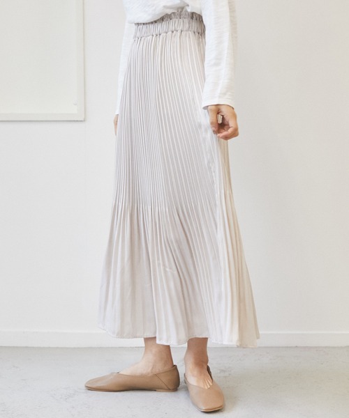 AZUL ENCANTO（アズールエンカント）の「ヴィンテージサテンプリーツスカート（スカート・レディース・オフホワイト/ライトグレー/オレンジ・FREE）」の21枚目の写真