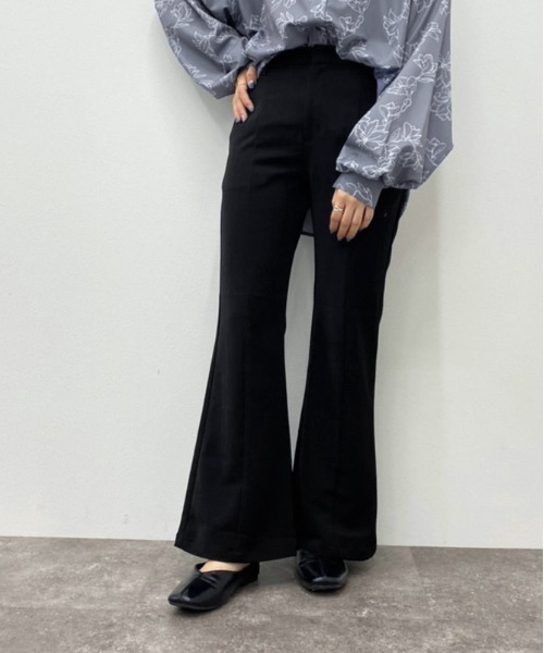 apres jour mignon(アプレジュールミニョン)の「へリンボーンツイルフレアパンツ【ZOZOTOWN限定アイテム】(その他パンツ・レディース・ダークグリーン/ブラック/モカ・SMALL/MEDIUM/X-LARGE)」の2枚目の写真