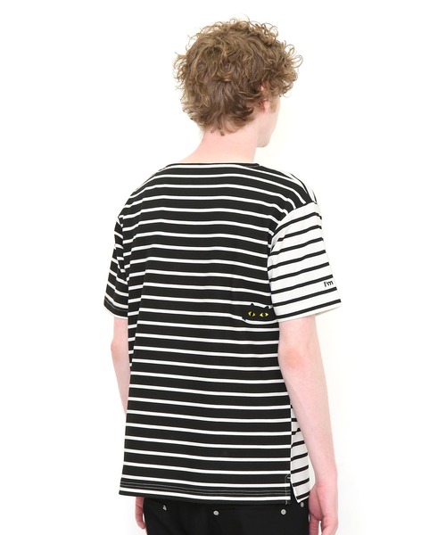 Design Tshirts Store graniph（デザイン　ティーシャツ　ストア　グラニフ）の「アイアムヒア｜ボートネックTシャツ(ホワイト)（Tシャツ/カットソー・メンズ・ホワイト・X-LARGE/LARGE/SMALL/MEDIUM/X-SMALL）」の10枚目の写真