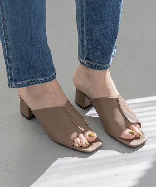 URBAN RESEARCH Sonny Label（アーバンリサーチサニーレーベル）の「オープンスクエアトゥサンダル（サンダル・レディース・ブラック/ブラウン/アイボリー・SMALL/MEDIUM/LARGE）」の3枚目の写真